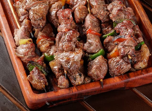 Restaurante Fogo e Brasa  - Rodízio de Espetinhos + Guarnições + Pizzas e + a partir de R$34,90