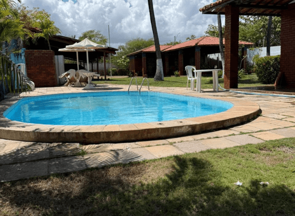 Brisas do Oceano - Cumbuco! 01 Diária + Café + Prato, a partir de R$200,00